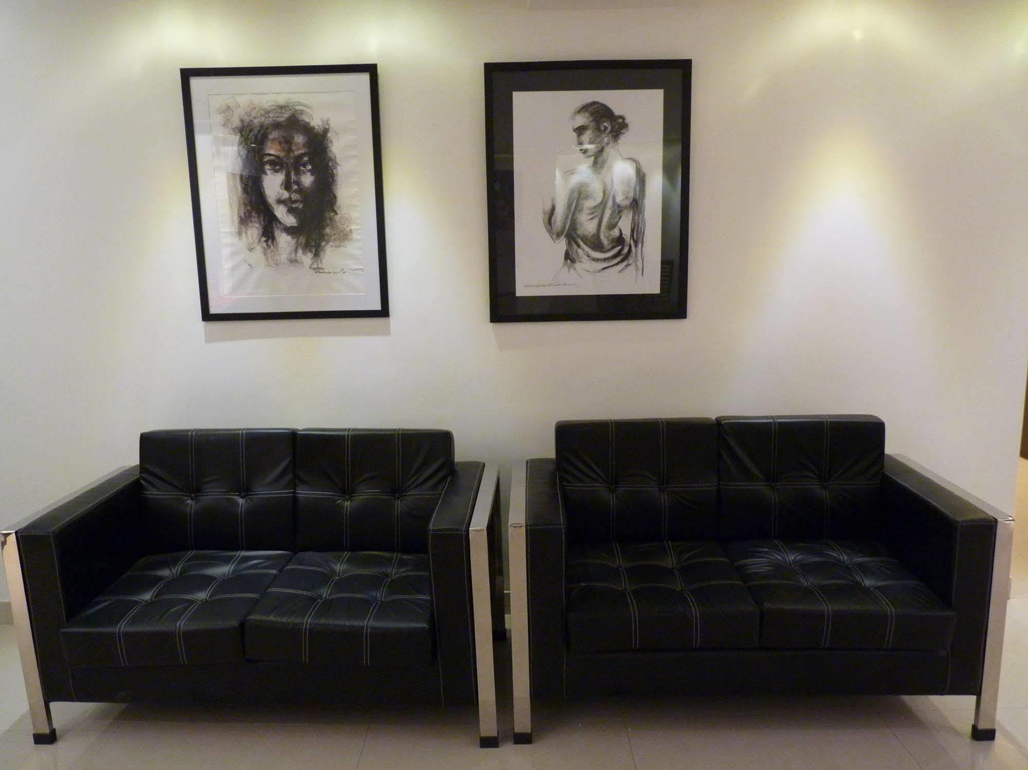 Treebo Trend Hotel Relax Inn Kolkata Bagian luar foto