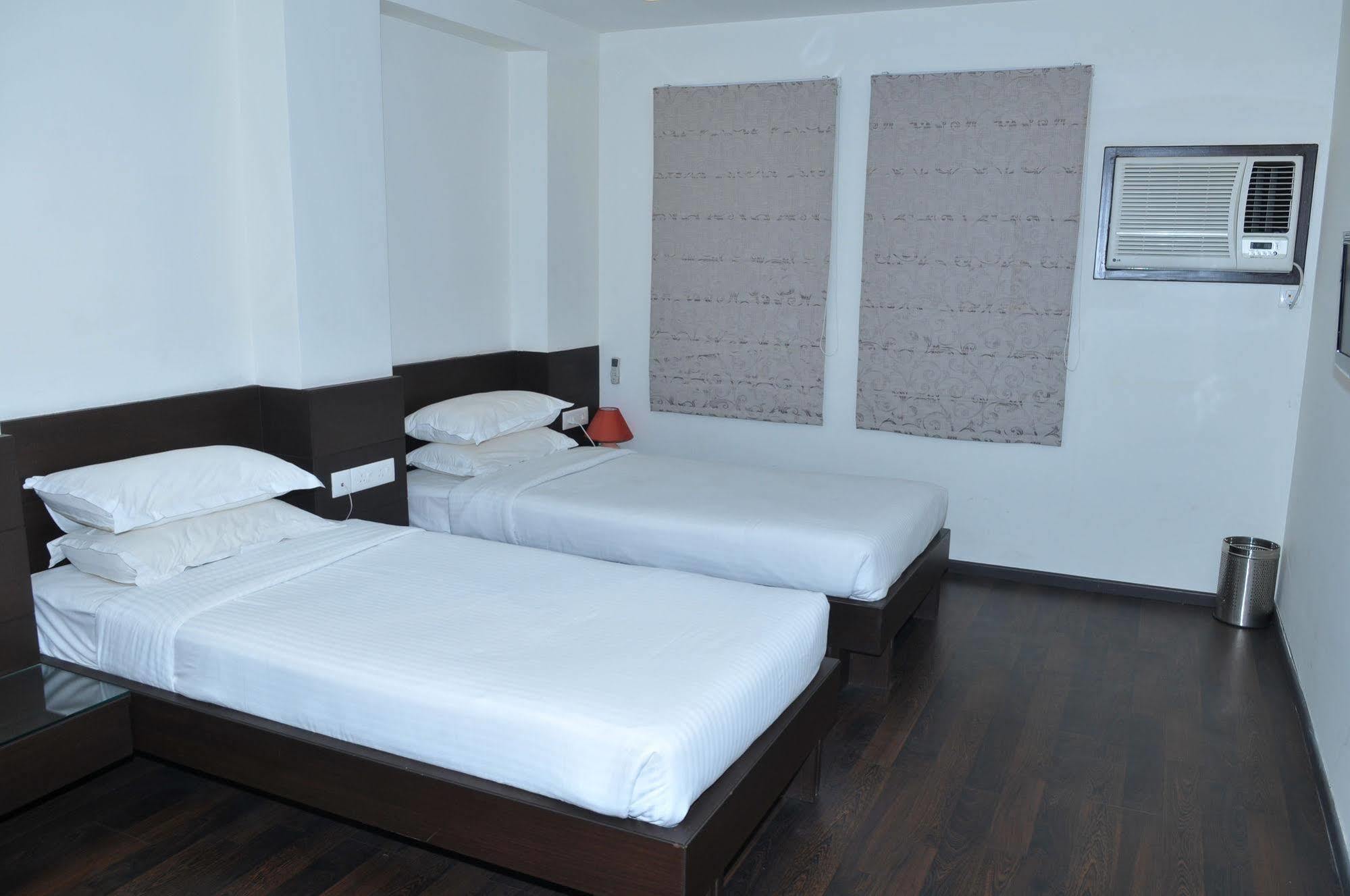 Treebo Trend Hotel Relax Inn Kolkata Bagian luar foto